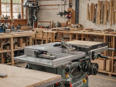 Professional woodworking table saw